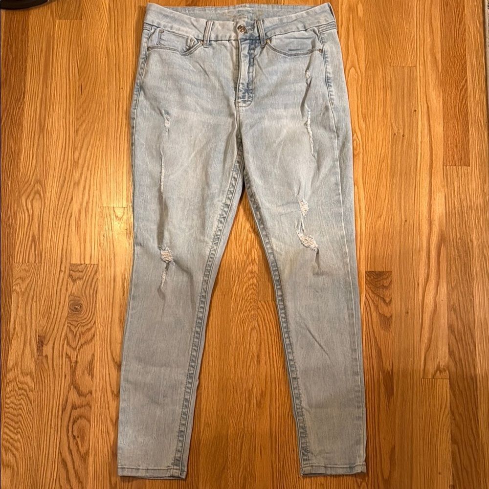 Seven7 size 14 distressed jeans